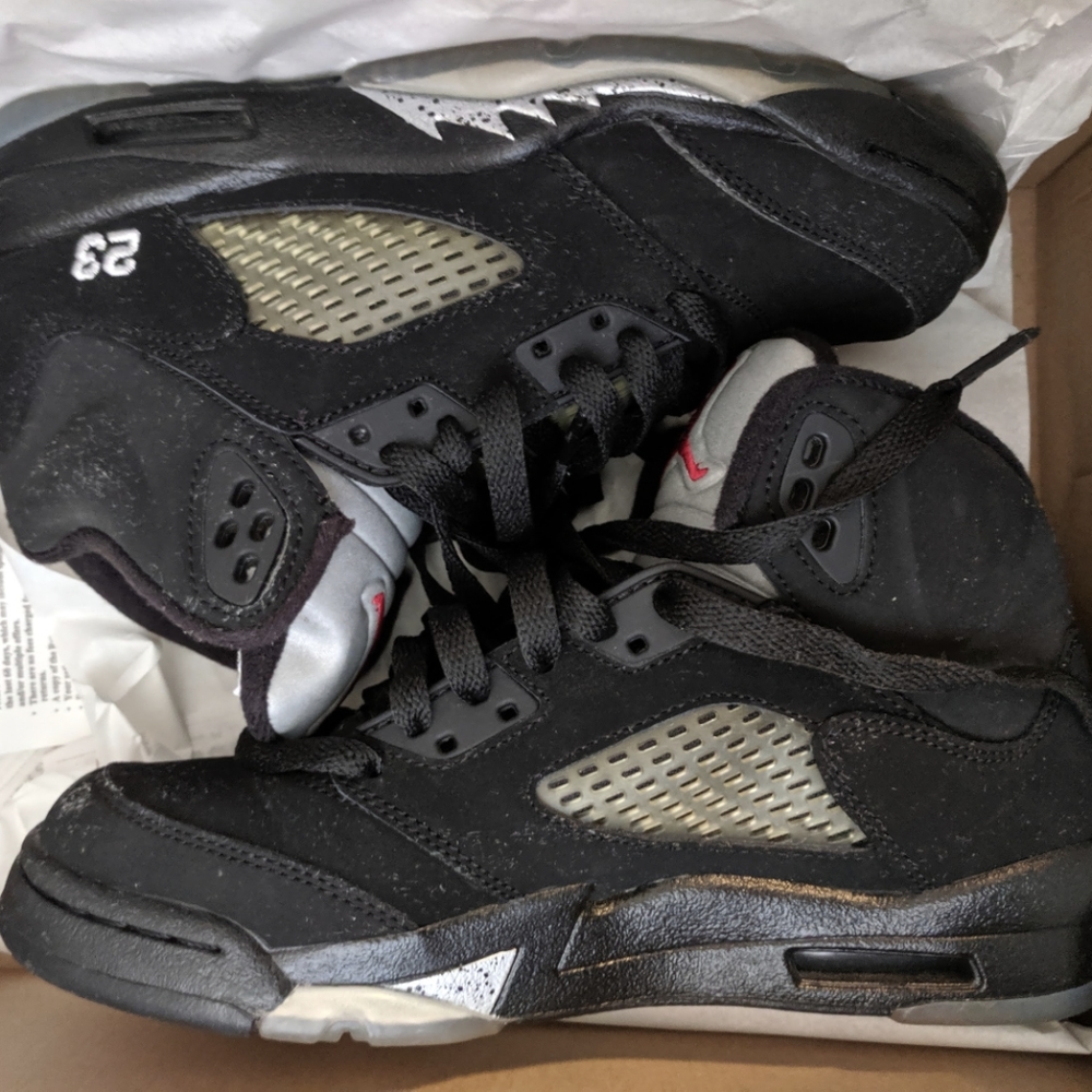 BLACK METALLIC AIR JORDAN 5 size 3.5Y